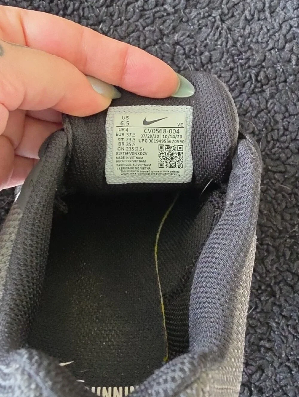 Nike Black and White Mesh Running Sneakers